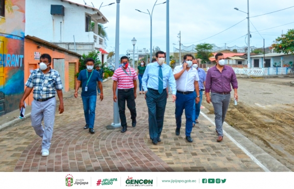 Alcalde recorre el Malecón de Puerto Cayo