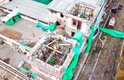 Demolición de las torres de la Iglesia San Lorenzo