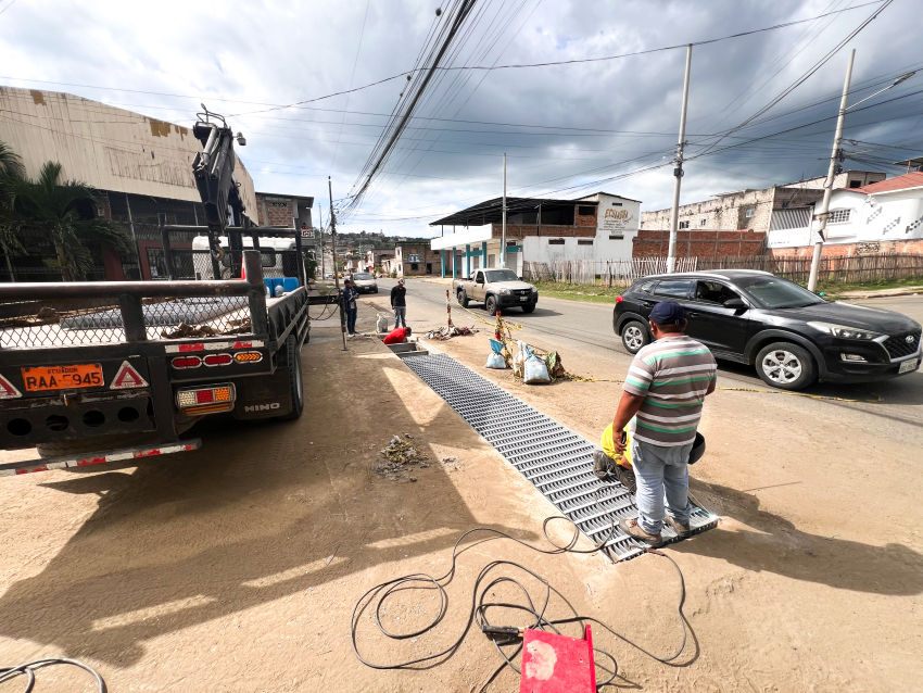 Misión cumplida! Vía habilitada al 100% en la Av. La Prensa