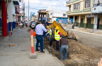 Reparación de la red de agua potable y alcantarillado