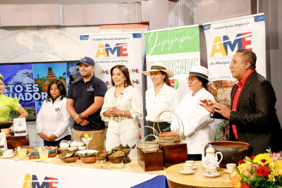 Nuestra alcaldesa Ángela Plúa y emprendedores locales estuvieron en el canal Oromar TV, promocionando con orgullo el turismo, la identidad manabita y nuestro imperdible Festival Gastronómico.