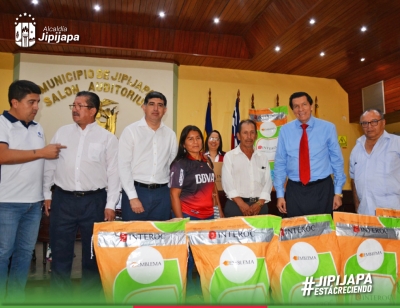 Alianza estratégica que beneficia a los agricultores del cantón