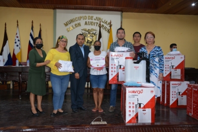 Entrega de reconocimientos a líderes barriales