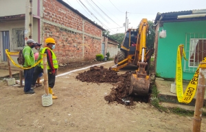 Construcción de aceras y bordillos en varias calles de la urbe